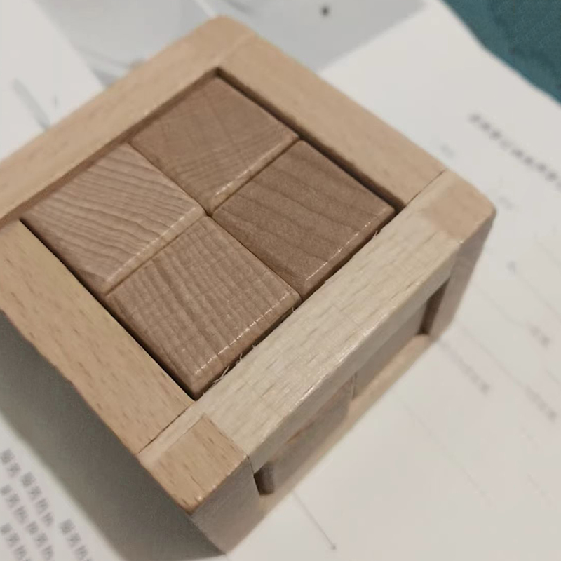 Edukacyjne zabawki rozwiązywan – Brain Teaser Cube recenzja i cena